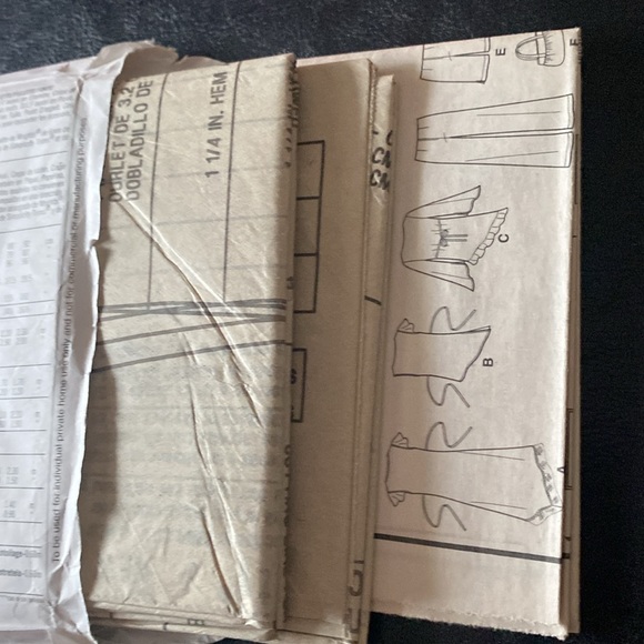 Simplicity 4722  Lizzie McGuire uncut sewing pattern - Picture 4 of 4